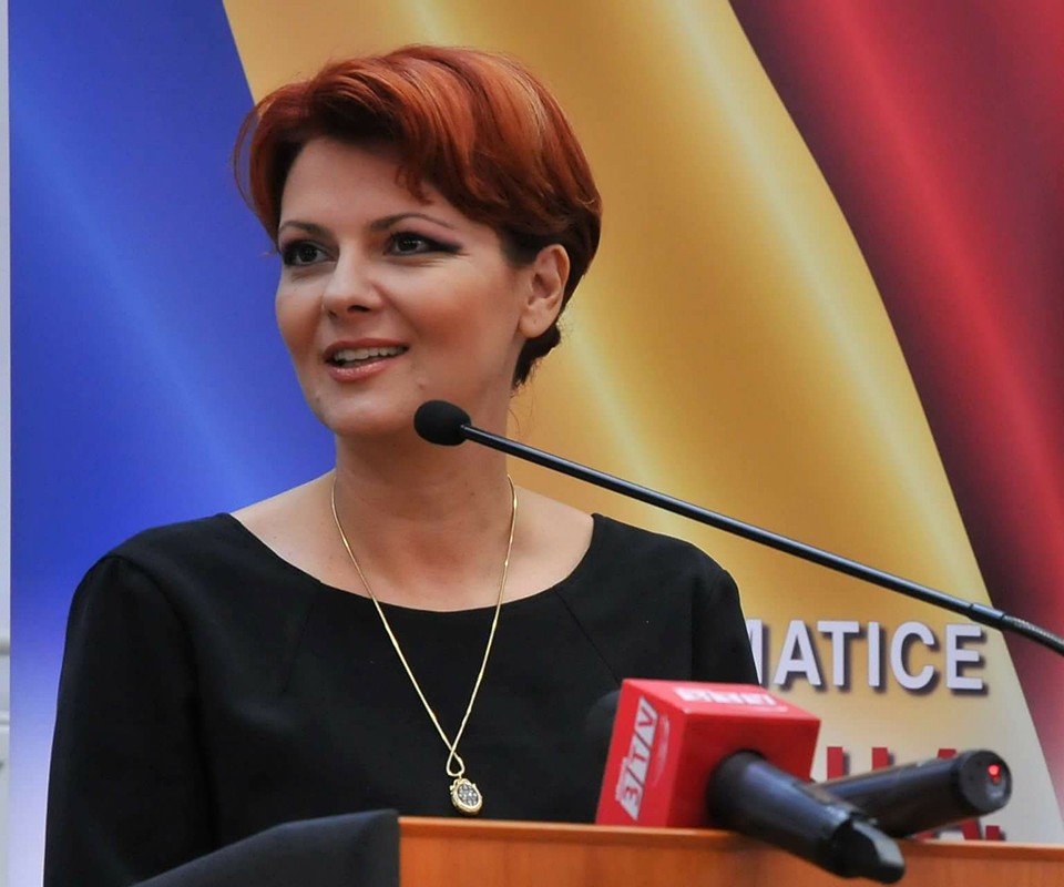 Guvernul lui Iohannis radiază prin ordonanță de urgență datoria către stat a băncii prietene Raiffeisen