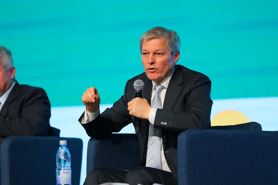 Dacian Cioloș dă de pământ cu Ludovic Orban
