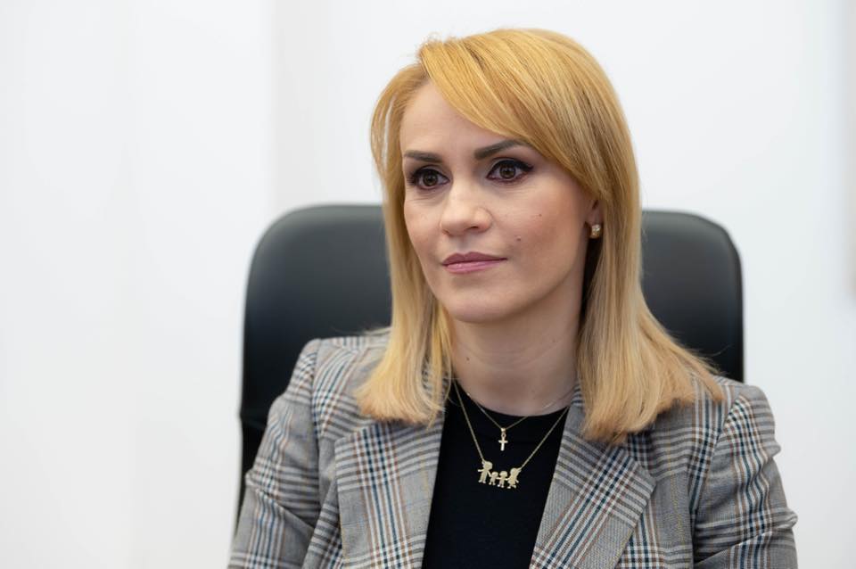 Gabriela Firea face apel către Guvern și Parlament: Obligați angajatorii să dea liber părinților
