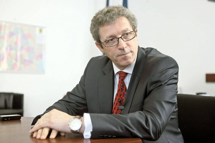 NEBUNIA LUI STREINU-CERCEL: DOUĂ MILIOANE DE MORȚI DE GRIPĂ AVIARĂ, 20.000 DE MORȚI DE GRIPĂ PORCINĂ