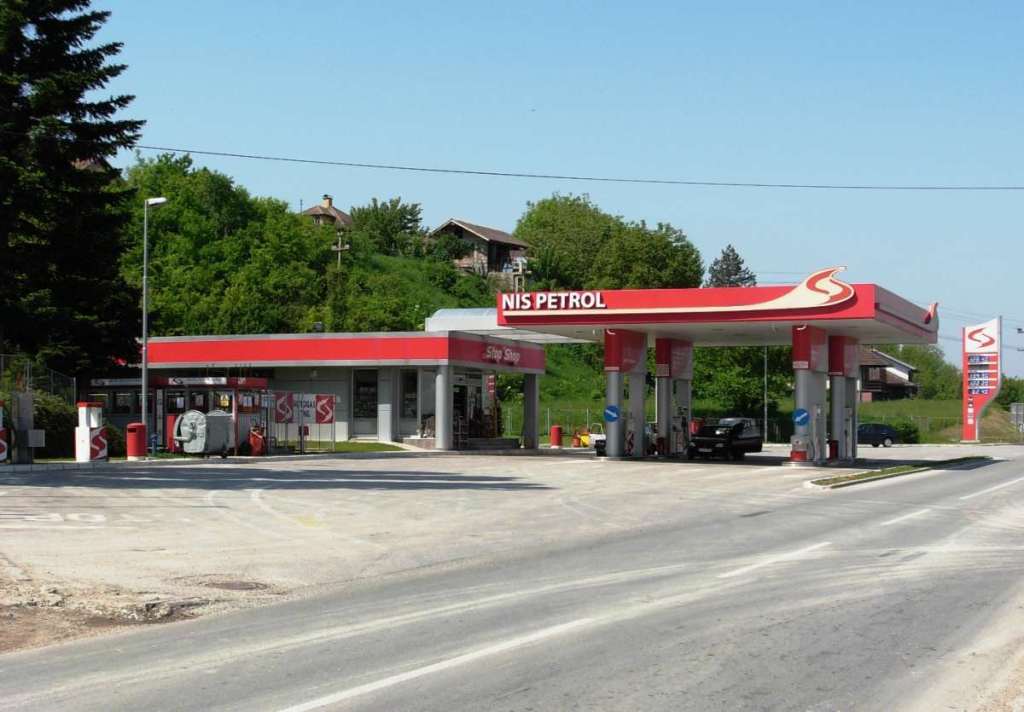 Percheziții la sediile companiei NIS Petrol din Timișoara și București. De cine e controlată firma care ar fi transmis altor țări informații despre zăcămintele&nbsp;românești