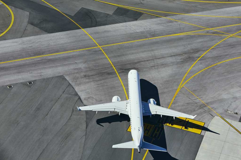 Primul zbor între București și Aeroportul Internațional Brașov, amânat