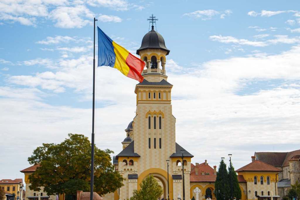 Locuitorii din Alba Iulia pot achita taxele pentru emiterea buletinului prin&nbsp;SMS